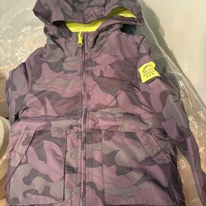 OshKosh Outerwiar Jacked Lined for warmth. Size 6 Purple Camo Print